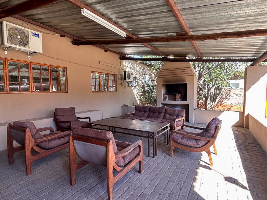 Commercial Property for Sale in Vyfhoek A H North West